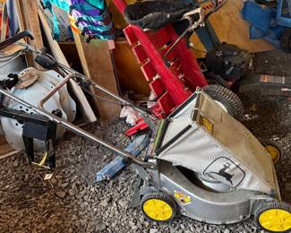 John Deere Lawnmower 