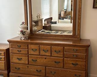 Bassett dresser with mirror
