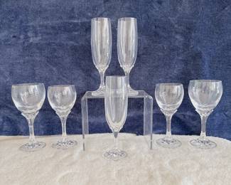 villery boch tulipe wine glasses