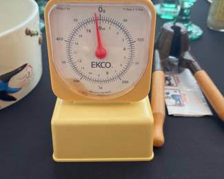 you’re a small Vintage food scale
