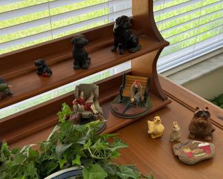 Black Labrador figurines