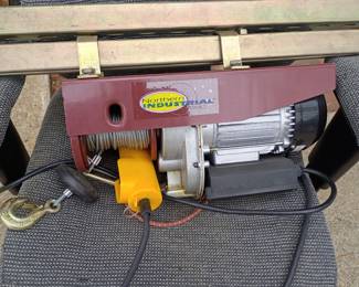 Large northern industrial electric winch