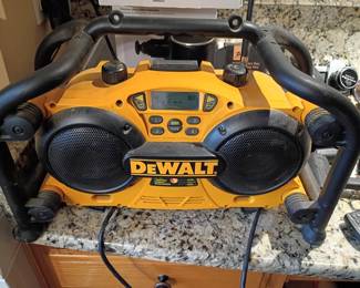dewalt radio