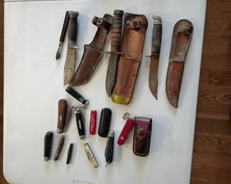 nice collection of vintage pocketknives and fixed blades