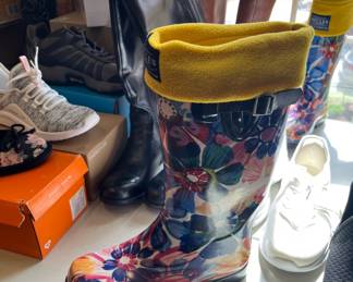 lots of shoes new in box, boots and more