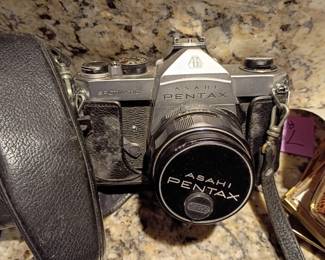 lots of vintage cameras and lenses 35mm etc