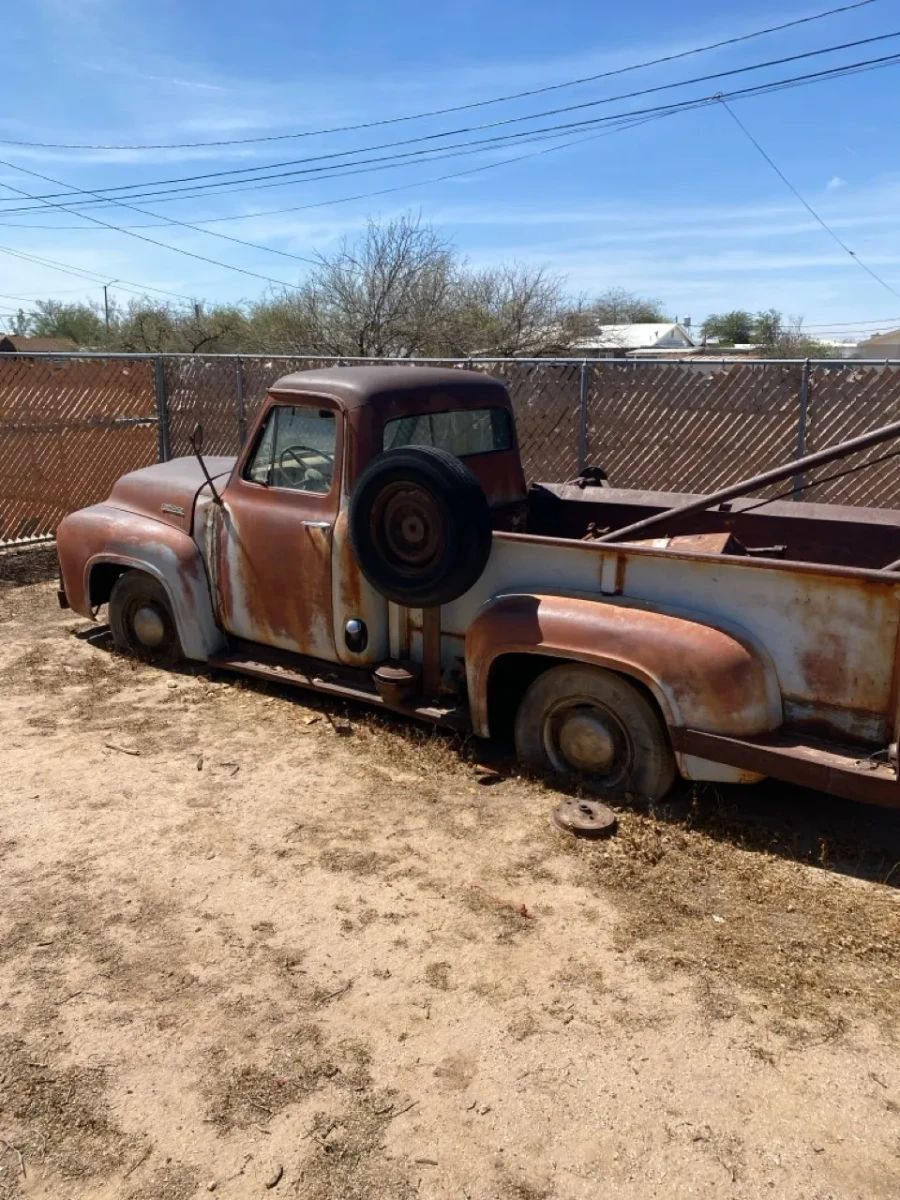 01 1953 Ford F250 Pole Truck