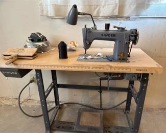 05 Singer Industrial Sewing Machine