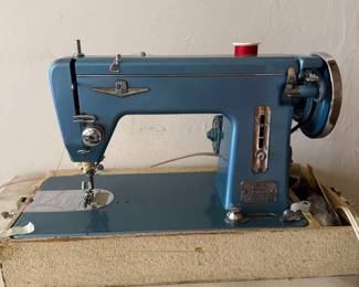 Deluxe Round Bobbin Sewing Machine
