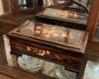 Musical bell box - the blue Danube by Joh Strauss