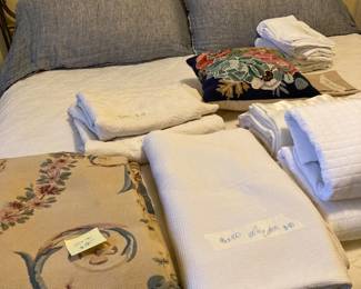 Many bed linens