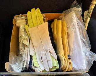 Lots of vintage gloves