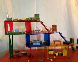 Marx Imagination Doll house