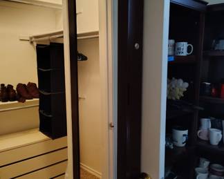 Hanging over door jewelry safe