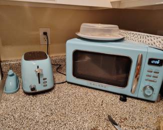 Baby Blue Galane Microwave and toaster