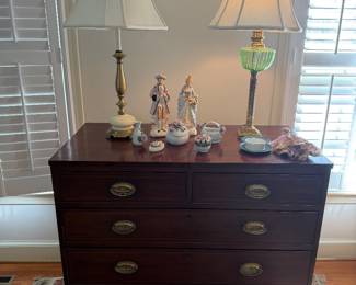 Federal style mahogany 5 drawer chest c. 1870