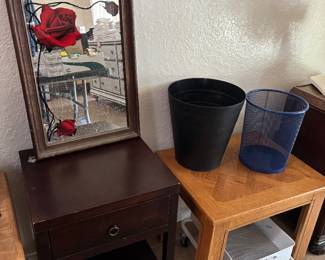 Mirror, side tables, trash cans