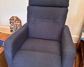 Lay-z-boy recliner (2 of 2)
