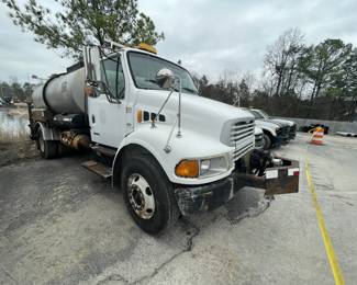 2001 Sterling M7500 Acterra Water Truck