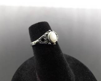 .925 Sterling Silver Inlayed Pearl Ring Size 4