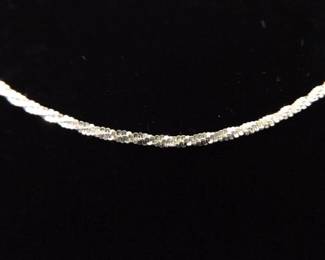 .925 Sterling Silver Thicker Styled Chain Necklace