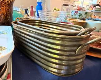 Large brass planter tub with handles, vintage brass container, decorative garden pot