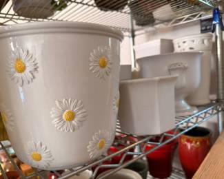 White daisy flower pottery planter, raised floral ceramic pot, vintage garden decor