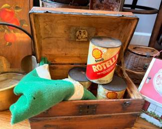 Vintage Shell Rotella oil can, wooden crate, petroliana advertising collectible