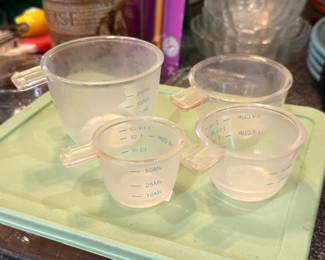 Glass measuring cups set, various sizes, kitchen baking tools lot
