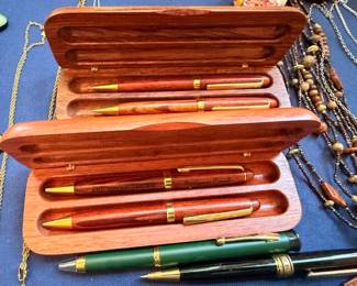 Vintage pen set in wood presentation case, gold trim fountain pens, writing instruments lot