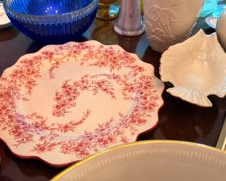 Red transferware plate, cobalt blue bowl, pink glass vase, shell dish, decorative tableware lot
