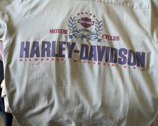 Harley-Davidson Milwaukee t-shirt, vintage HD motorcycle tee, biker apparel collectible