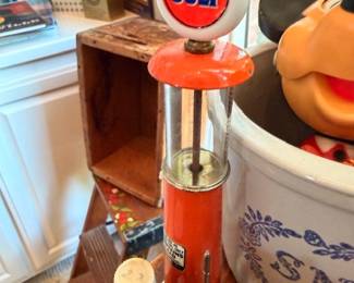 Vintage Gulf Oil miniature gas pump replica, petroliana collectible