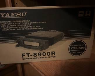 YAESU FT-8900R
