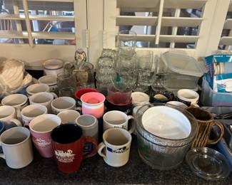 Mugs/ Cups/ Glassware