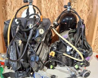 Suba Tanks w/ Regulators