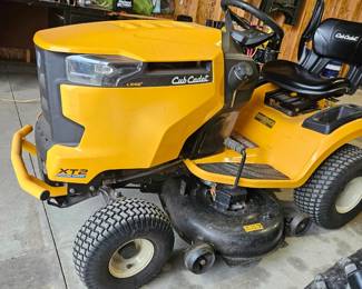 Cub Cadet LX42" Riding Mower XT2 Enduro Series with 108 hrs.