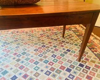 Beautiful tapered legs of early twbke