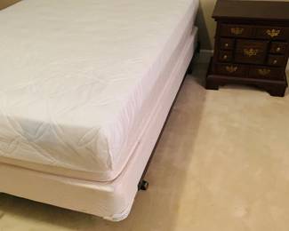 one of two queen beds available