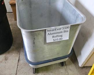 Rolling bin