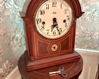 Sligh Mantel clock with Franz Hermle 2 jewels chime