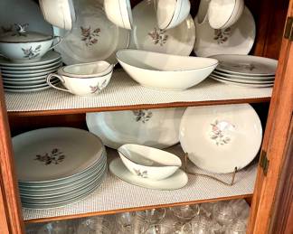 Noritake China, Margot Pattern, 38 PCs. 8 PC setting