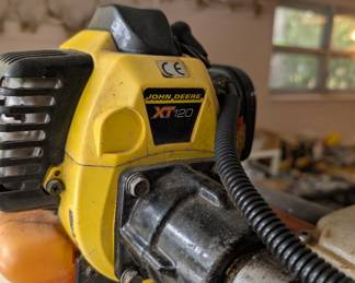 Gas powered weed eater