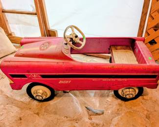 STP pedal car, great condition