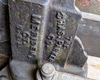 Vintage Charles Parker Co. No. 88 Swivel Base Vise.