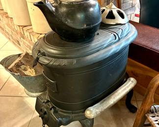 Cast iron potbelly stove