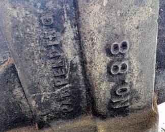 Vintage Charles Parker Co. No. 88 Swivel Base Vise.