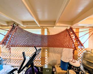 Heavy duty macramé hammock