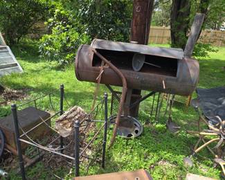 Smoker & Wood Holder