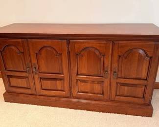 Sheffield Buffet Table